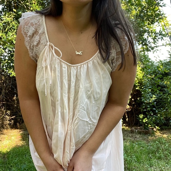 Vintage blush pink night gown - Picture 2 of 3